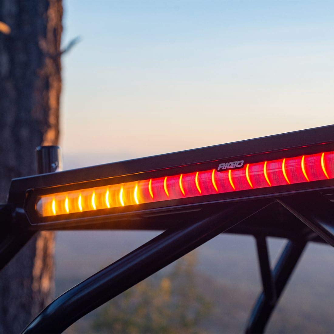 RIGID Industries - 901802 Chase Cara Trasera, 27 Modos, Barra de luz LED de 5 Colores 28 Pulgadas Montaje en Superficie (28 Pulgadas)