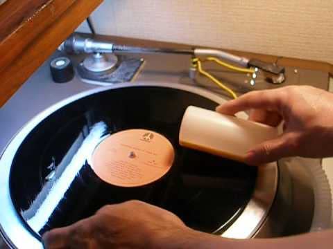 Discwasher Limpiador de registros, limpiador de registros, juego de 4, cepillo para polvo de lápiz capacitivo, cepillo para polvo de terciopelo, bolsa de líquido de limpieza
