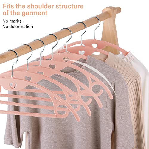 IEOKE Perchas de terciopelo, paquete de 50 perchas sin hombros para trajes, ultra delgadas, ahorro de espacio, giro de 360 grados, gancho resistente, perchas duraderas para suéteres, abrigos, chaquetas, camisas y vestidos