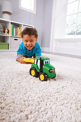 Tomy John Deere - Juguete de Tractor Johnny con Control Remoto, Color Verde
